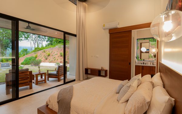 J1-bedroom