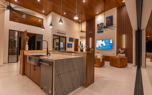 J1-kitchen-living-tvarea